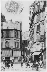 Postal retratando Rue des Trois Freres em Paris, c.1900
